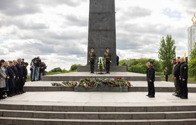 Зеленські поклали квіти до Вічного вогню