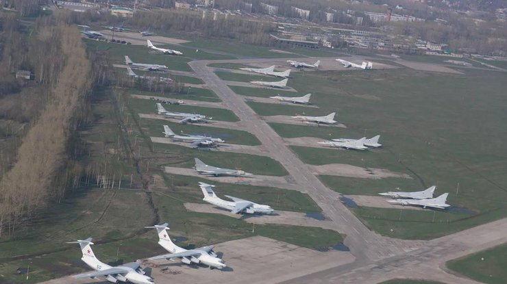 Бомбардувальники на летовищі