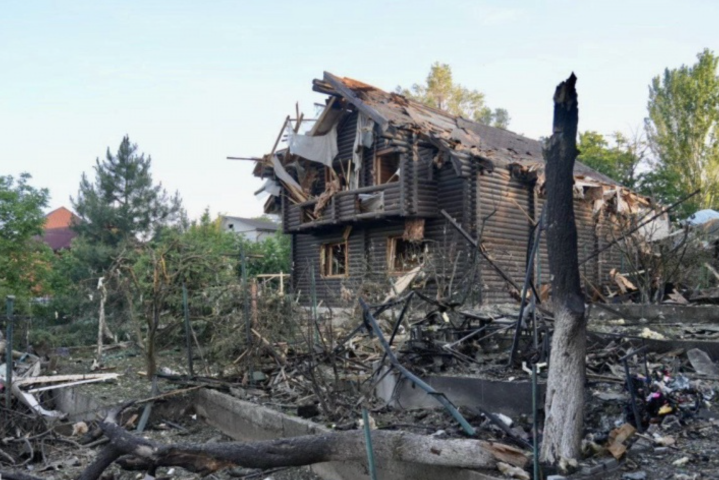 У неділю вночі, 1 червня, окупанти масовано атакувала Запоріжжя "Шахедами"