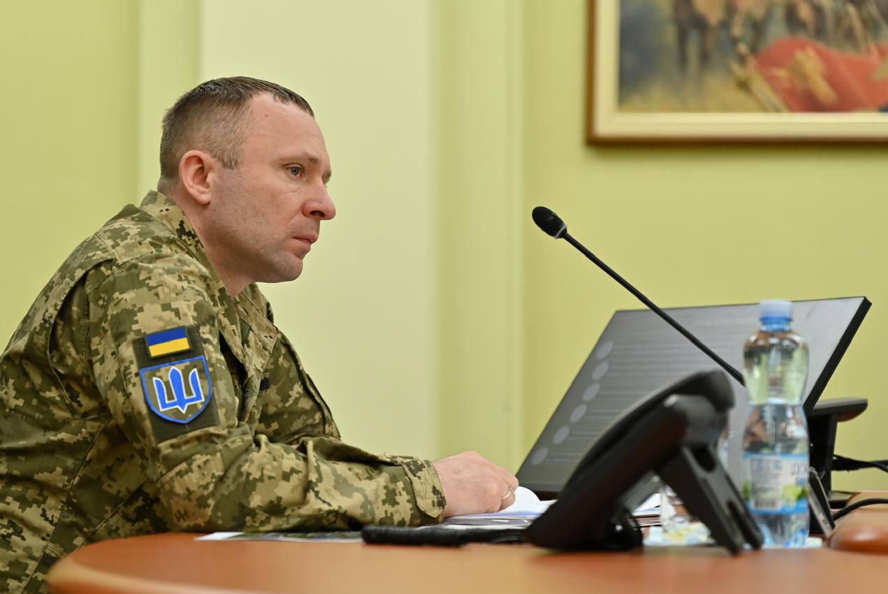 Командувач Сухопутних військ ЗСУ Михайло Драпатий подав у відставку через "особисте відчуття відповідальності за трагедію на 239-му полігоні, внаслідок якої загинули наші воїни". 