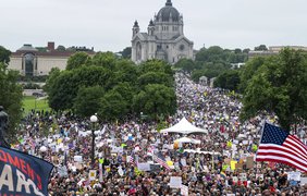 Протести "No Kings!" у США