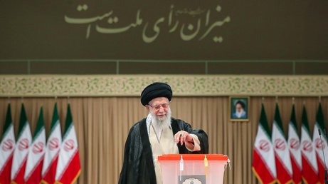 Верховний лідер Ірану аятола Алі Хаменеї сховався у бункері - Iran International