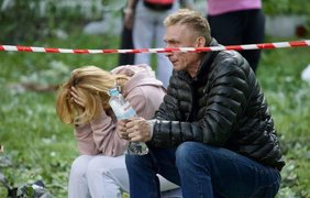 У Києві з-під завалів дістали чоловіка, батьки якого весь день чекали на його порятунок