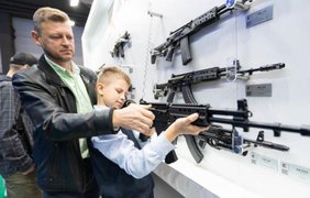 росія вербує підлітків: $300 за літо на оборонці