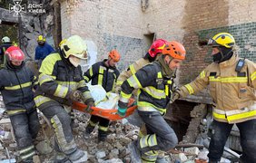 Вночі ще 5 тіл загиблих дістали з-під уламків будинку в Солом'янському районі Києва