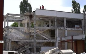 Згарище та бетон: як рятують Харків після ударів