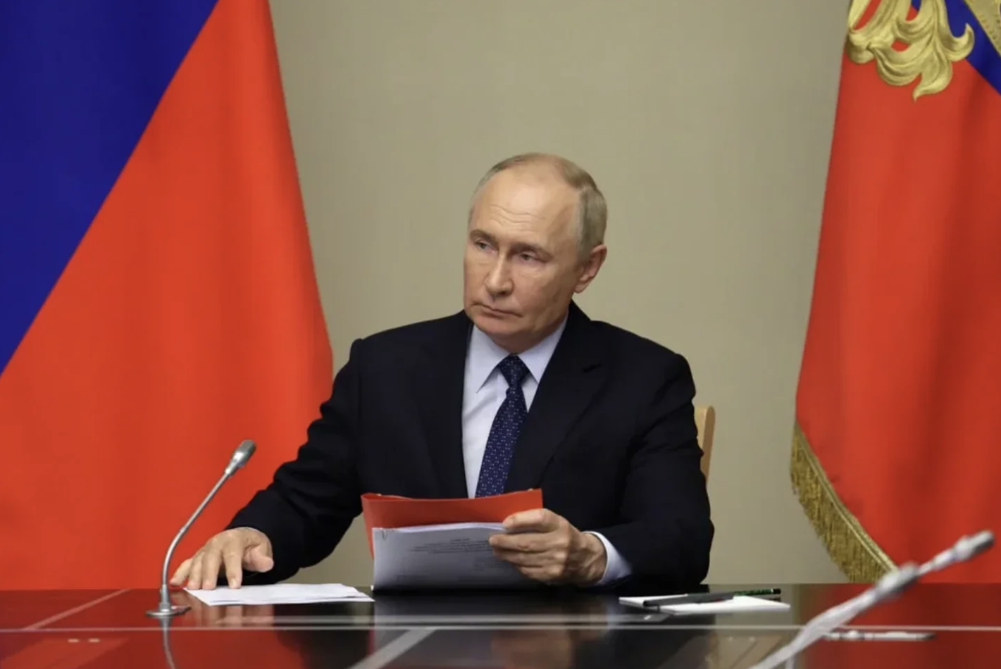 Президент росії володимир путін заявив про готовність зустрітися з главою української держави Володимиром Зеленським, проте поставив під сумнів його легітимність