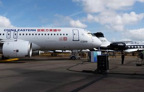 США припинили поставки двигунів для нового китайського лайнера С919