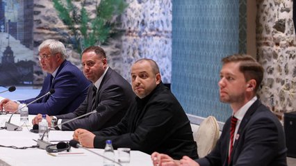 Українська делегація прибула в Стамбул