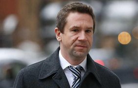 Родина банкіра Антонова спростовує інформацію про зміну ним особистості й отримання українського громадянства