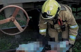 Небезпечна гра: 13-річний хлопець виліз на вагон і опинився в реанімації