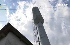 Затока четвертий тиждень залишається без води