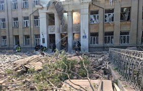 Білгород-Дністровський атакували балістикою, під завалами ліцею можуть бути люди