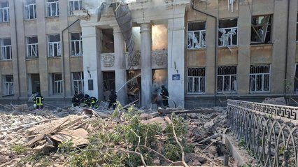 Білгород-Дністровський атакували балістикою, під завалами ліцею можуть бути люди