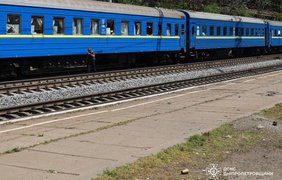 Усе в крові: Лубінець показав фото потяга після удару ракети рф