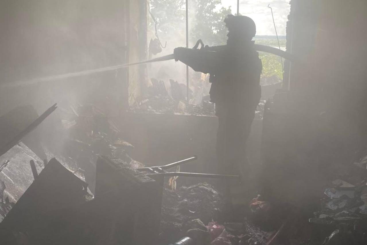 Четверо жителів Херсона дістали поранення внаслідок російського обстрілу міста з артилерії вранці 24 червня. Про це повідомила Херсонська ОВА.