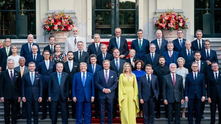 Учасники саміту НАТО