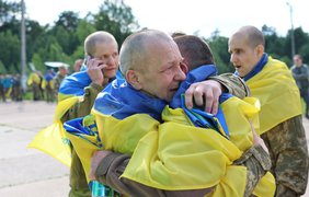 В Україну повернули військовополонених