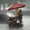 Прогноз погоди на 29 червня: кого застане злива
