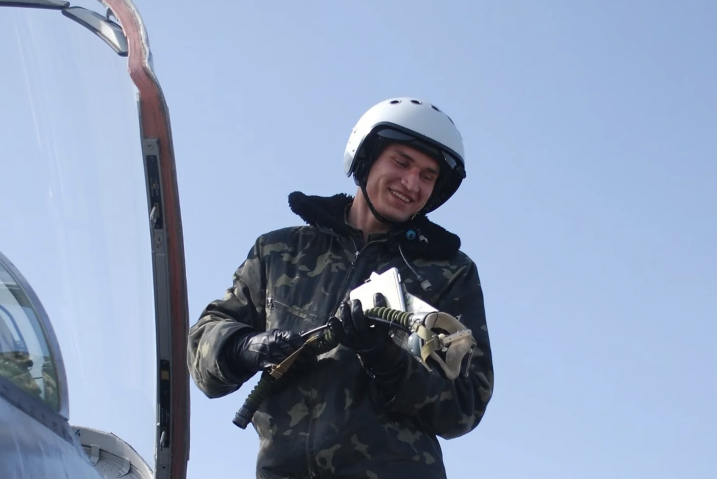 Пілот винищувача F-16 Максим Устименко, який загинув під час відбиття російської повітряної атаки в ніч проти 29 червня, навчався разом з Андрієм Пільщиковим (позивний Джус) — українським льотчиком, що загинув два роки тому