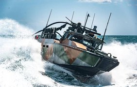Через шторм людей винесло в Чорне море: військові прийшли на допомогу