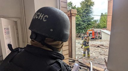 Росія вдарила по Кривому Рогу "шахедами": поранені троє людей, горіла ТЦК