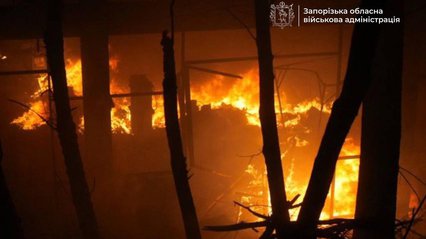 У Запоріжжі 4 "шахеди" вдарили по підприємству, вирувала пожежа, пошкоджені будинки