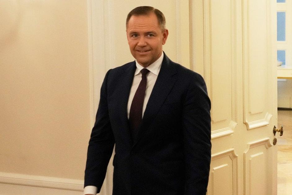 Новий президент Польщі Кароль Навроцький звернувся до Володимира Зеленського із закликом дозволити масштабну ексгумацію жертв Волинської трагедії. Він заявив, що без "правди" не буде справжнього примирення між двома країнами.
