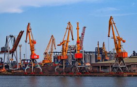 Американські інвестфонди отримали контроль над зерновим терміналом в Одесі - FT