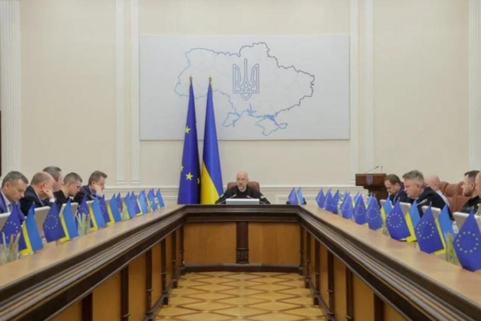 Держава суттєво підвищує допомогу для батьків та запроваджує нові програми підтримки
