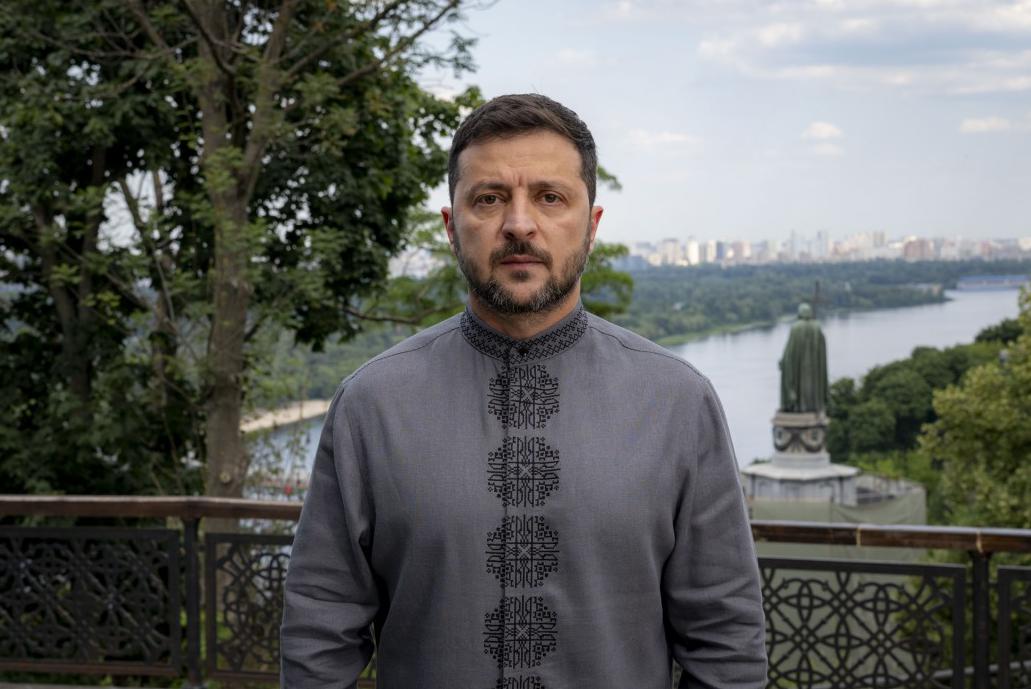 Президент України Володимир Зеленський підписав закон, який відкриває можливість запровадження інституту множинного громадянства