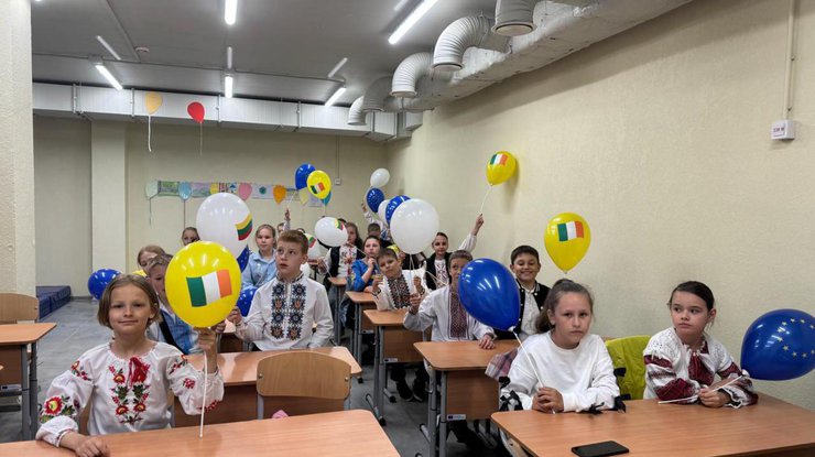 Дітей повернуть до шкіл