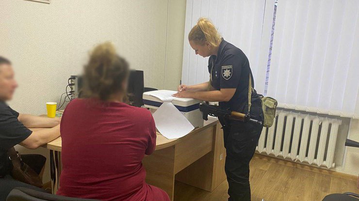 Жінка шампуром заколола чоловіка