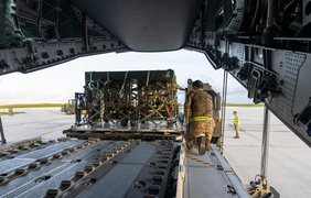 Міноборони та МЗС України звернулись до США через зупинку військової допомоги