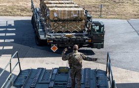 США призупиняють частину постачання зброї Україні - Білий дім