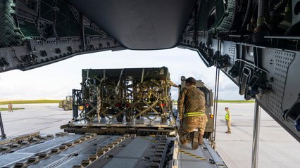 Міноборони та МЗС України звернулись до США через зупинку військової допомоги
