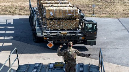США призупиняють частину постачання зброї Україні - Білий дім