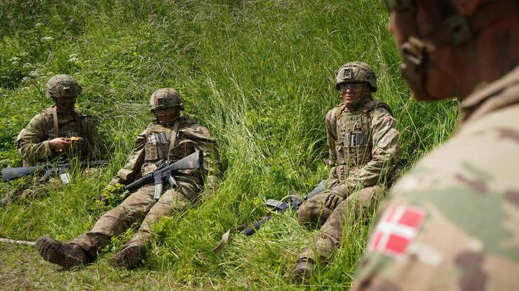 У Данії запровадили загальний військовий обов'язок