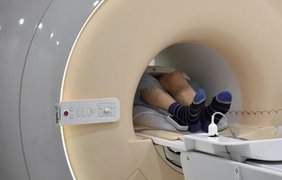 У США ланцюжок на шиї затягнув чоловіка в апарат МРТ