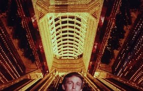 Молодий Дональд Трамп з моделями та зірками