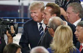 Молодий Дональд Трамп з моделями та зірками