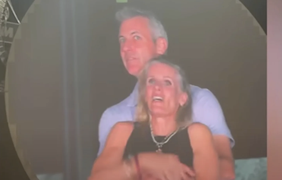 Гурт Coldplay став попереджати про камери на концерті