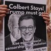"Кольбер має залишитися - Трамп має піти": у Нью-Йорку протестують проти закриття The Late Show