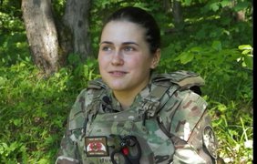 Витягувала поранених з поля бою: як жінка без досвіду стала бойовим медиком