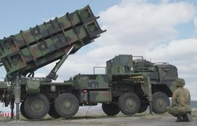 Європа платить, США заробляють: чи отримає Україна зброю вчасно