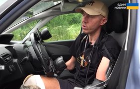 Без рук і ніг, але за кермом: ветеран вразив Україну