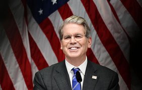 США попередили Китай про мита у 100% за купівлю російської нафти