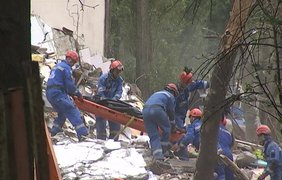 Ракети зрівняли під’їзд із землею: що коїлося у Києві цієї ночі