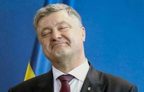 Руїни садиби Шухевича, яку взявся відновити Порошенко, заросли метровим бур’яном, - політику дорікнули за невиконані обіцянки