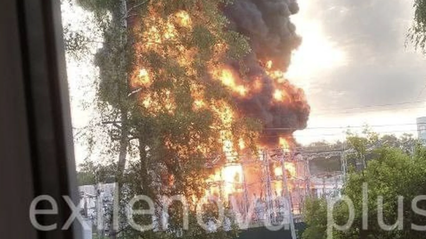 У рф заявили про атаку десятків дронів: ймовірно, уражено завод